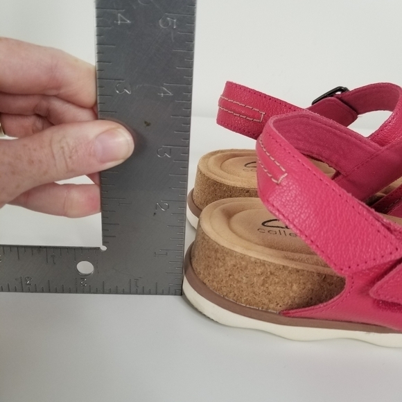 Clarks Brynn Step Adjustable Crossover Strap Sandals Size 5.5M Hot Pink - Picture 11 of 11